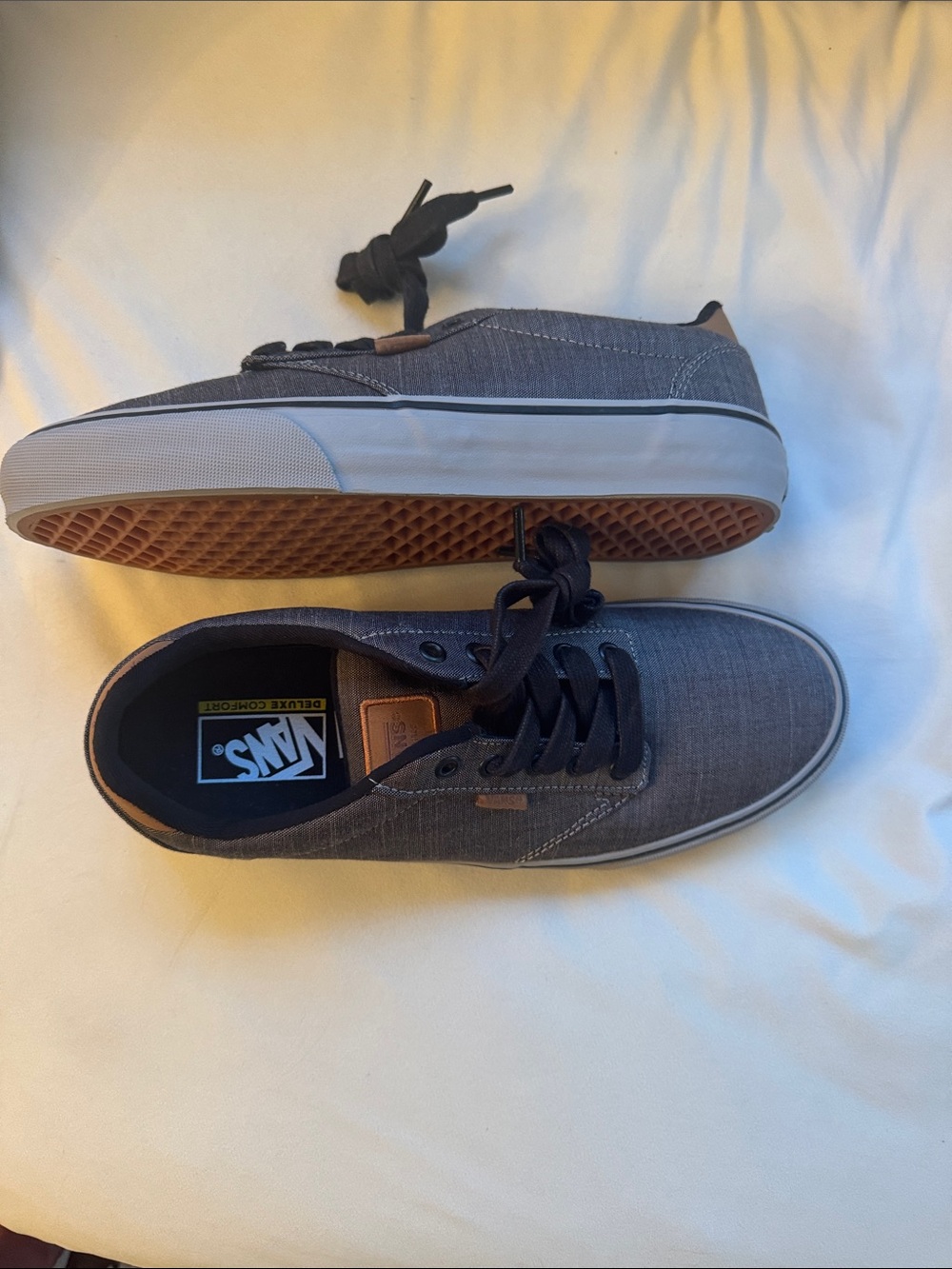 Vans Navy Canvas Low-Top Sneakers with Tan Accents never worn. Size 10 men’s - Picture 2 of 6